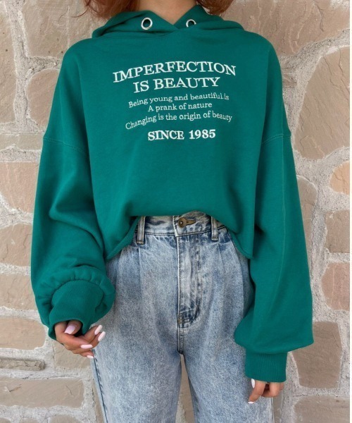 one after another NICE CLAUP（ワンアフターアナザーナイスクラップ）の「刺繍ロゴ裏毛ショートパーカー（Tシャツ/カットソー・レディース・オフホワイト/スミクロ/ブラウン/グリーン・FREE）」の4枚目の写真