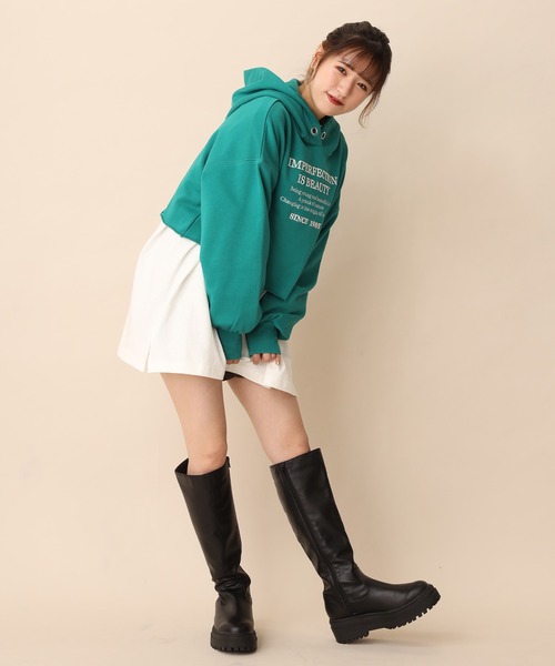 one after another NICE CLAUP（ワンアフターアナザーナイスクラップ）の「刺繍ロゴ裏毛ショートパーカー（Tシャツ/カットソー・レディース・オフホワイト/スミクロ/ブラウン/グリーン・FREE）」の12枚目の写真