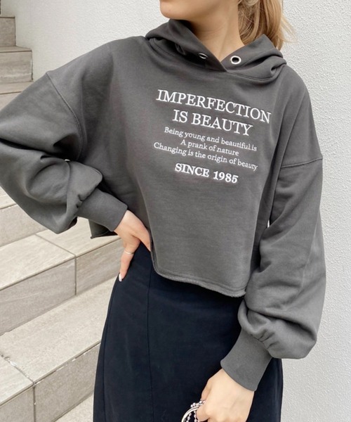 one after another NICE CLAUP（ワンアフターアナザーナイスクラップ）の「刺繍ロゴ裏毛ショートパーカー（Tシャツ/カットソー・レディース・オフホワイト/スミクロ/ブラウン/グリーン・FREE）」の6枚目の写真