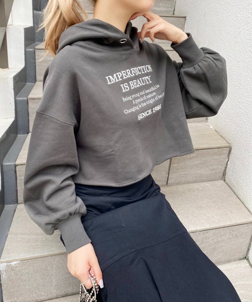 one after another NICE CLAUP（ワンアフターアナザーナイスクラップ）の「刺繍ロゴ裏毛ショートパーカー（Tシャツ/カットソー・レディース・オフホワイト/スミクロ/ブラウン/グリーン・FREE）」の16枚目の写真