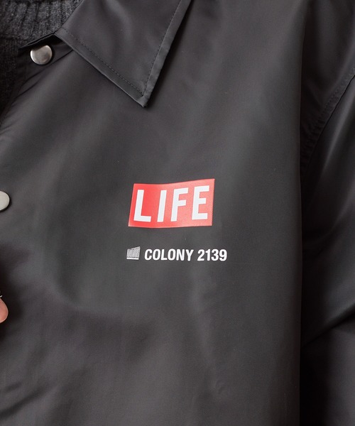 COLONY 2139(コロニートゥーワンスリーナイン)の「LIFEコラボコーチジャケット(ナイロンジャケット・メンズ・その他35/ブラック・MEDIUM/LARGE)」の11枚目の写真
