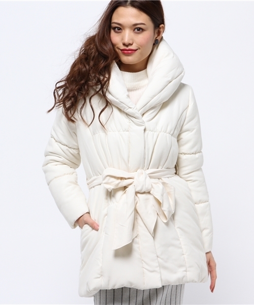 VENCEEXCHANGE（ヴァンスエクスチェンジ）の「Vロングリボン中綿ジャケット（ステンカラーコート・レディース・オフホワイト/ブラック/ブルー・MEDIUM/LARGE）」の2枚目の写真