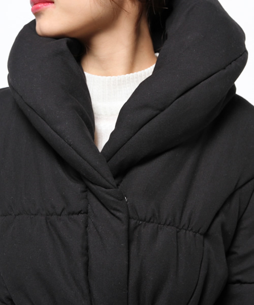 VENCEEXCHANGE（ヴァンスエクスチェンジ）の「Vロングリボン中綿ジャケット（ステンカラーコート・レディース・オフホワイト/ブラック/ブルー・MEDIUM/LARGE）」の10枚目の写真