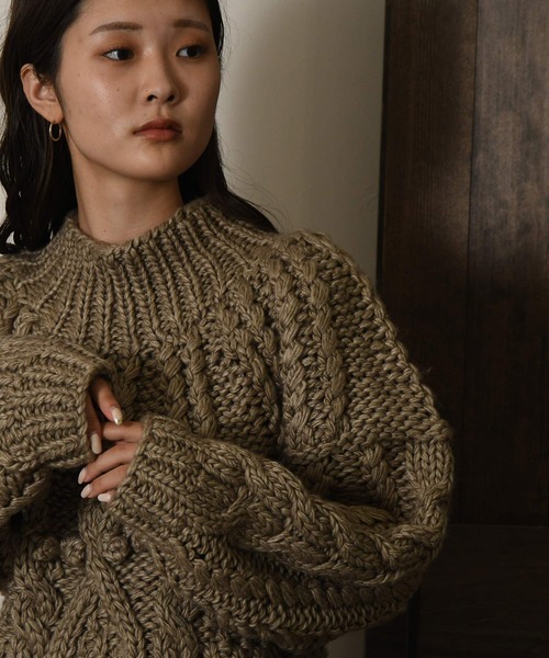 I_am（アイアム）の「handmade pattern knit（ニット/セーター・レディース・オフホワイト/キャメル/グレイッシュベージュ・FREE）」の6枚目の写真