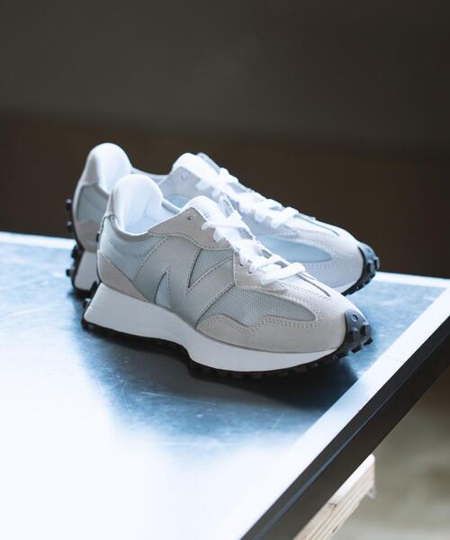 NEW BALANCE(ニューバランス)の「<New Balance (ニューバランス)>MS327 スニーカー(スニーカー・レディース・ライトグレー/ブラック・22.5cm/23cm/23.5cm/24cm/24.5cm/25cm)」の2枚目の写真