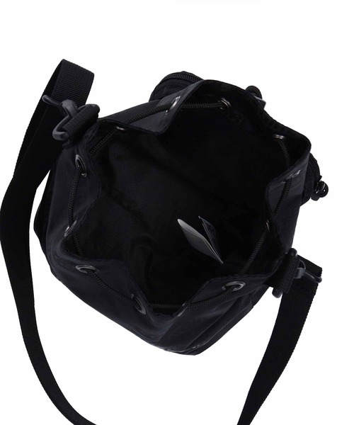 X-girl（エックスガール）の「OVAL LOGO BUCKET SHOULDER BAG（ショルダーバッグ・レディース・ブラック・ONE SIZE）」の8枚目の写真