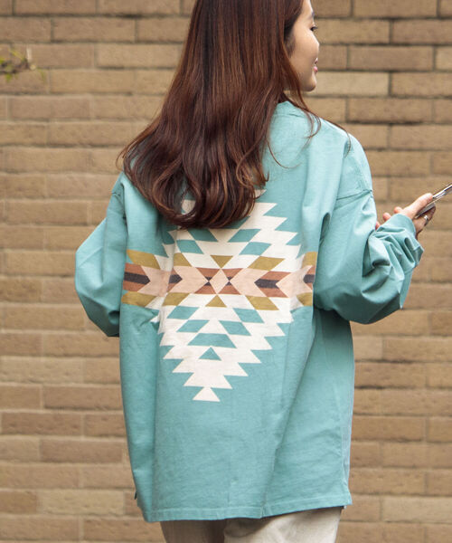 PENDLETON（ペンドルトン）の「【PENDLETON/ペンドルトン】バックプリント ビッグシルエット ロングスリーブTシャツ（Tシャツ/カットソー・メンズ・チャコールグレー/オフホワイト/ミント/カーキ・MEDIUM/LARGE/X-LARGE）」の4枚目の写真
