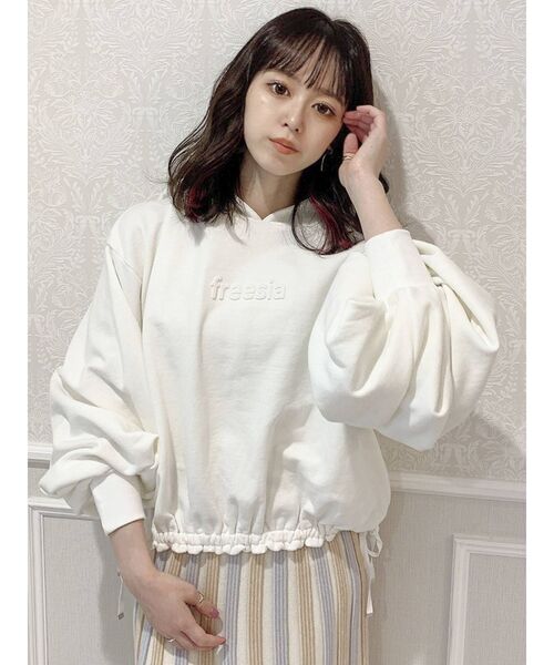 dazzlin（ダズリン）の「freesiaボリュームタックスリーブパーカー（パーカー・レディース・パープル/オフホワイト/グリーン・FREE）」の2枚目の写真