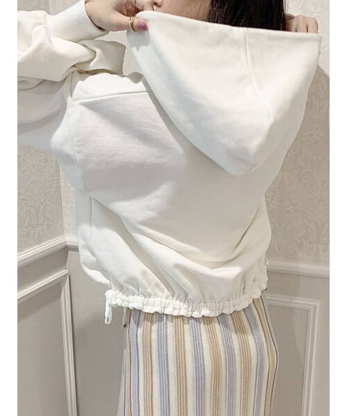 dazzlin（ダズリン）の「freesiaボリュームタックスリーブパーカー（パーカー・レディース・パープル/オフホワイト/グリーン・FREE）」の4枚目の写真