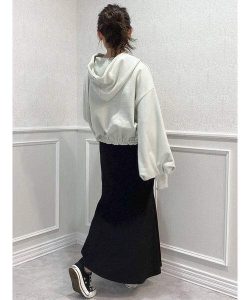 dazzlin（ダズリン）の「freesiaボリュームタックスリーブパーカー（パーカー・レディース・パープル/オフホワイト/グリーン・FREE）」の18枚目の写真