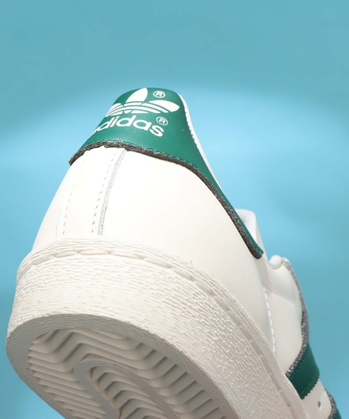 adidas（アディダス）の「adidas SUPERSTAR 82 / アディダス スーパースター 82（スニーカー・メンズ・ホワイト・26.5cm/27.5cm/28.5cm/30.0cm/26.0cm/29.0cm/27.0cm/28.0cm/25.5cm）」の5枚目の写真
