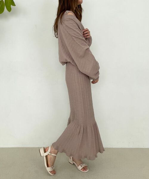 MAJESTIC LEGON（マジェスティックレゴン）の「カーデセットニットワンピース（ワンピース・レディース・ベージュ/ライトグリーン/アイボリー・MEDIUM）」の5枚目の写真