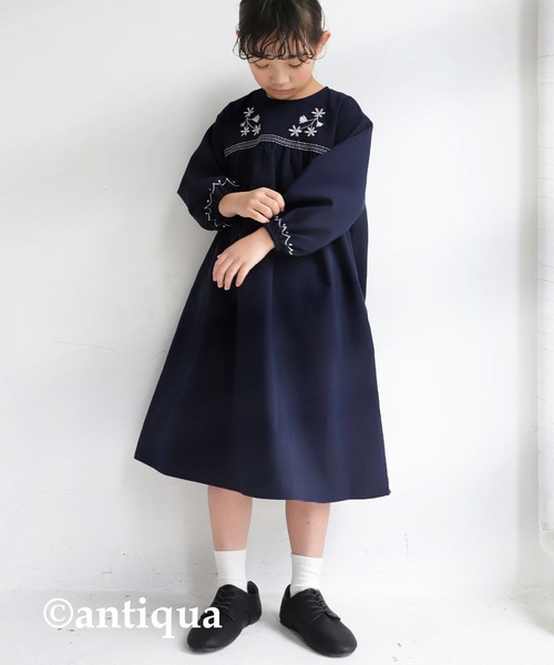 antiqua(アンティカ)の「Aライン刺繍ワンピース(ワンピース・キッズ・ブラック/ネイビー・3/4/5/6)」の9枚目の写真