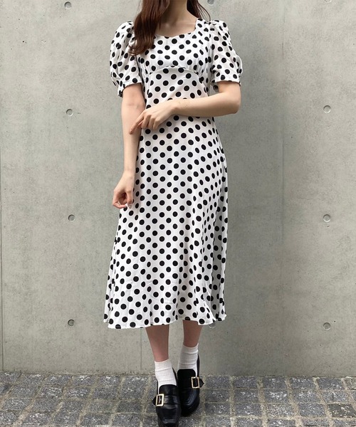 titty＆Co. PETIT（ティティアンドコープティ）の「【titty&Co.PETIT】バックリボンドットミディワンピース（ワンピース・レディース・ホワイト・FREE）」の2枚目の写真