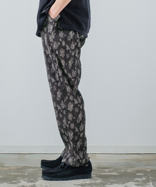 improves（インプローブス）の「総柄プリント 楊柳生地 ルーズフィット イージーパンツ（その他パンツ・メンズ・ベージュ/ブラック/ブラウン/チャコール・MEDIUM/LARGE）」の6枚目の写真