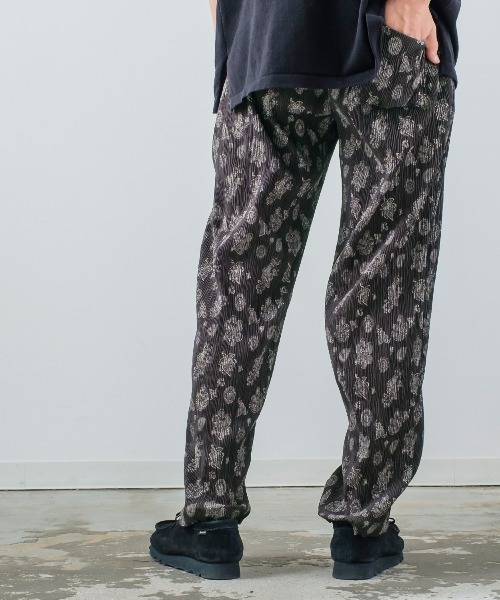 improves（インプローブス）の「総柄プリント 楊柳生地 ルーズフィット イージーパンツ（その他パンツ・メンズ・ベージュ/ブラック/ブラウン/チャコール・MEDIUM/LARGE）」の9枚目の写真
