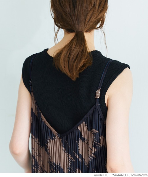 coca（coca）（コカ）の「プリーツ柄キャミワンピース（ワンピース・レディース・ブラウン/アイボリー・ONE SIZE）」の14枚目の写真