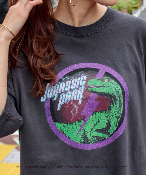 GLOSTER（グロスター）の「【JURASSIC WORLD/ジュラシック・ワールド】プリントTシャツ バンドTシャツ風（Tシャツ/カットソー・メンズ・ブラック系その他/ブラック系その他2/ブラック系その他3・M/L）」の2枚目の写真