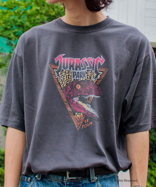 GLOSTER（グロスター）の「【JURASSIC WORLD/ジュラシック・ワールド】プリントTシャツ バンドTシャツ風（Tシャツ/カットソー・メンズ・ブラック系その他/ブラック系その他2/ブラック系その他3・M/L）」の3枚目の写真