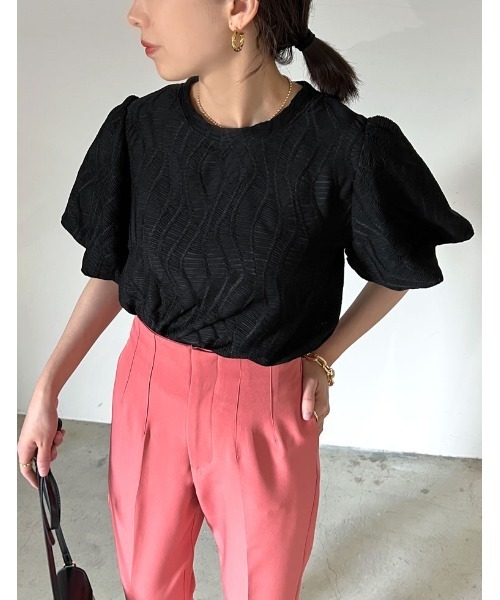 Re:EDIT（リエディ）の「[辻元舞さん着用]リーフ柄ボリュームスリーブシアージャガードブラウス（Tシャツ/カットソー・レディース・ホワイト/ブラック・LARGE/MEDIUM）」の19枚目の写真