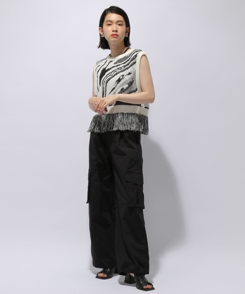 HARE（ハレ）の「2WAYフリンジガラニットベスト(HARE)（ベスト・レディース・ホワイト/ブラック・FREE）」の5枚目の写真