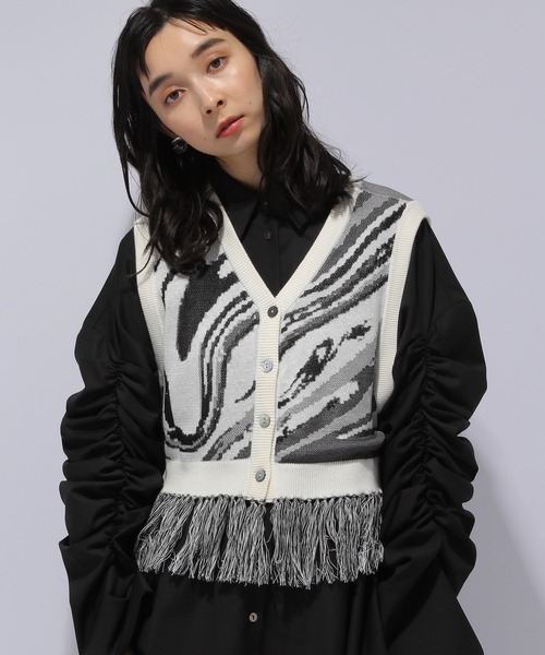 HARE（ハレ）の「2WAYフリンジガラニットベスト(HARE)（ベスト・レディース・ホワイト/ブラック・FREE）」の8枚目の写真