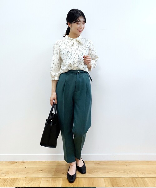 index（インデックス）の「◆シャンブレーストレッチ テーパードパンツ【WEB限定サイズ】（その他パンツ・レディース・ベージュ系その他7/ホワイト系7/ブルー系4・40/38/42/36）」の9枚目の写真