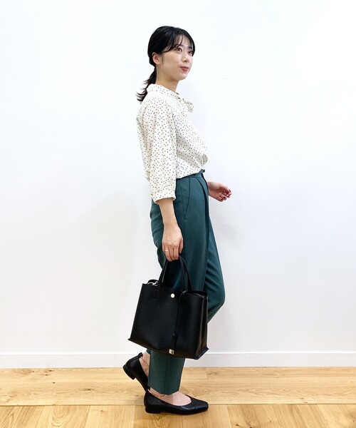 index（インデックス）の「◆シャンブレーストレッチ テーパードパンツ【WEB限定サイズ】（その他パンツ・レディース・ベージュ系その他7/ホワイト系7/ブルー系4・40/38/42/36）」の10枚目の写真