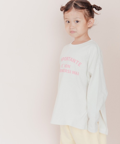LOWRYS FARM（ローリーズファーム）の「プリントＴシャツ　295997（Tシャツ/カットソー・キッズ・アイボリー/オフホワイト/グレー/パープル・110cm/120cm/130cm/140cm/150cm）」の2枚目の写真