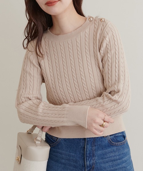 natural couture（ナチュラルクチュール）の「細ケーブル肩釦デザインニット（ニット/セーター・レディース・アイボリー/ベージュ/オレンジ/パープル/ブラック・FREE）」の3枚目の写真