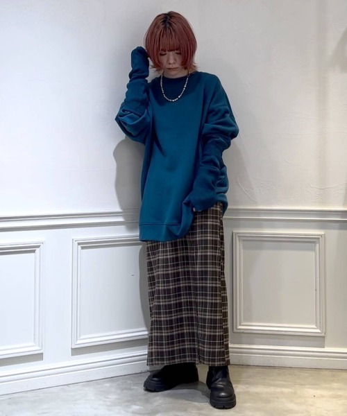 PAGEBOY（ページボーイ）の「BIG裏毛プルオーバー×アームウォーマーSET（スウェット・レディース・ブラック/ターコイズブルー/オートミール・FREE）」の11枚目の写真