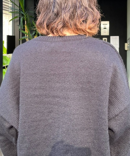 CIAOPANIC（チャオパニック）の「ビッグシルエット リバースロゴ プルオーバーニット（ニット/セーター・メンズ・ブラック/グリーン/ベージュ・MEDIUM/LARGE）」の4枚目の写真