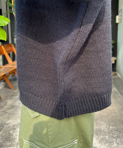 CIAOPANIC（チャオパニック）の「ビッグシルエット リバースロゴ プルオーバーニット（ニット/セーター・メンズ・ブラック/グリーン/ベージュ・MEDIUM/LARGE）」の5枚目の写真