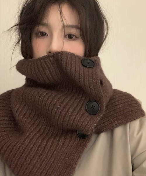 Vipoa（ヴィポア）の「ボタンネックウォーマー（ネックウォーマー/スヌード・レディース・グレー/アイボリー/ブラック/ブラウン/イエロー・FREE）」の4枚目の写真