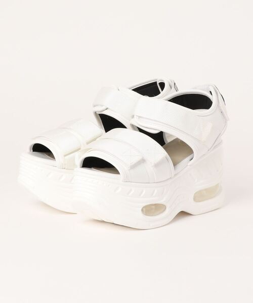 YOSUKE(ヨースケ)の「「YOSUKE/ヨースケ」厚底ベルティッドサンダル(サンダル・レディース・ブラック×ホワイト/ホワイト/ブラック/ブラック×レッド/ブラック×パープル/ブラック系その他/アイボリー/ホワイト×ブラック/ブラック系その他3・22.5/23/23.5/24/24.5/25)」の1枚目の写真