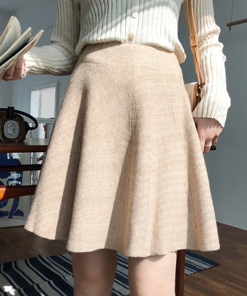 ANOTHER S(アナザーエス)の「ニットフレアミニスカート(スカート・レディース・ブラック/グレー/ベージュ/グリーン/アイボリー・FREE)」の10枚目の写真