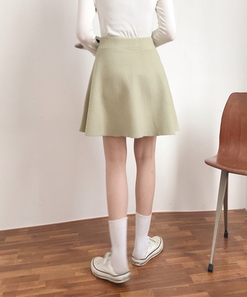 ANOTHER S(アナザーエス)の「ニットフレアミニスカート(スカート・レディース・ブラック/グレー/ベージュ/グリーン/アイボリー・FREE)」の13枚目の写真