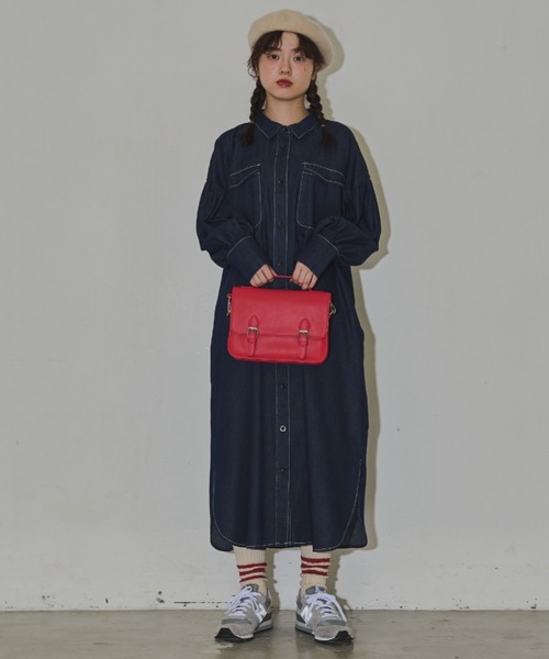 MERLOT（メルロー）の「たっぷりボリューム袖　デニムシャツワンピース（ワンピース・レディース・インディゴブルー/ブラック・FREE）」の2枚目の写真