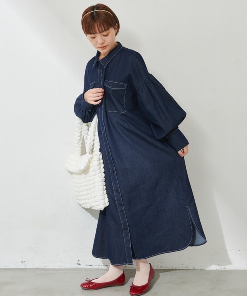 MERLOT（メルロー）の「たっぷりボリューム袖　デニムシャツワンピース（ワンピース・レディース・インディゴブルー/ブラック・FREE）」の5枚目の写真