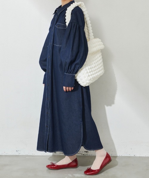 MERLOT（メルロー）の「たっぷりボリューム袖　デニムシャツワンピース（ワンピース・レディース・インディゴブルー/ブラック・FREE）」の3枚目の写真