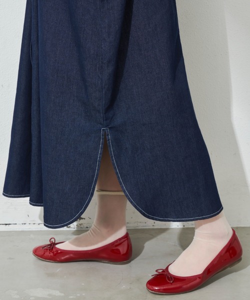 MERLOT（メルロー）の「たっぷりボリューム袖　デニムシャツワンピース（ワンピース・レディース・インディゴブルー/ブラック・FREE）」の11枚目の写真