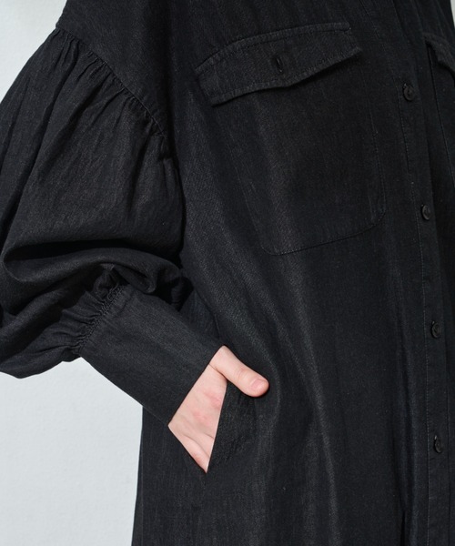 MERLOT（メルロー）の「たっぷりボリューム袖　デニムシャツワンピース（ワンピース・レディース・インディゴブルー/ブラック・FREE）」の16枚目の写真