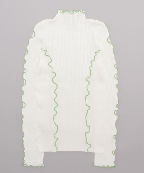 PAGEBOY(ページボーイ)の「メロータートルニット(ニット/セーター・レディース・ラベンダー/ブラック/オフホワイト・FREE)」の4枚目の写真