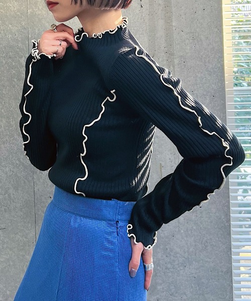 PAGEBOY(ページボーイ)の「メロータートルニット(ニット/セーター・レディース・ラベンダー/ブラック/オフホワイト・FREE)」の1枚目の写真