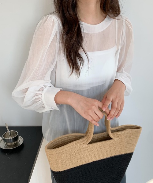 ECLIN（エクラン）の「ボリュームスリーブシアーブラウス（シャツ/ブラウス・レディース・ブラック/グレー/ベージュ/ホワイト・M/L）」の5枚目の写真