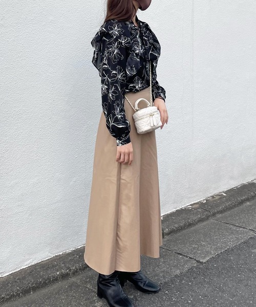 Lamoa（ラモア）の「Lamoa/花柄 フリル ボウタイリボン ブラウス（シャツ/ブラウス・レディース・ホワイト/ブラック・MEDIUM）」の10枚目の写真