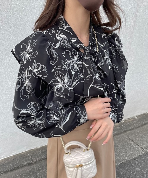 Lamoa（ラモア）の「Lamoa/花柄 フリル ボウタイリボン ブラウス（シャツ/ブラウス・レディース・ホワイト/ブラック・MEDIUM）」の8枚目の写真