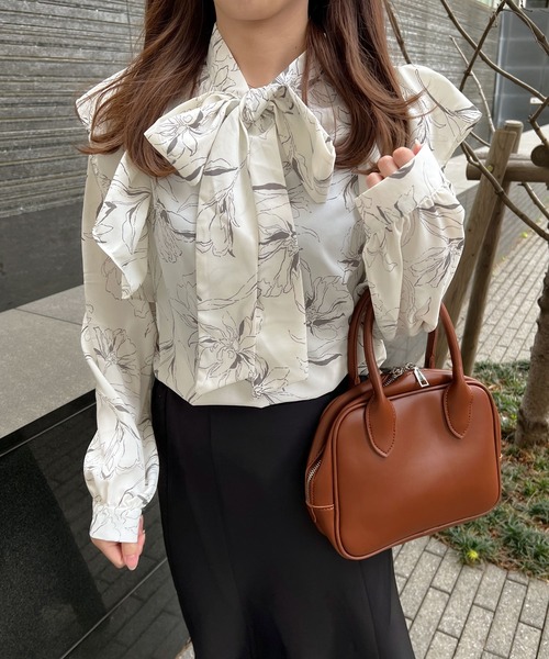 Lamoa（ラモア）の「Lamoa/花柄 フリル ボウタイリボン ブラウス（シャツ/ブラウス・レディース・ホワイト/ブラック・MEDIUM）」の13枚目の写真