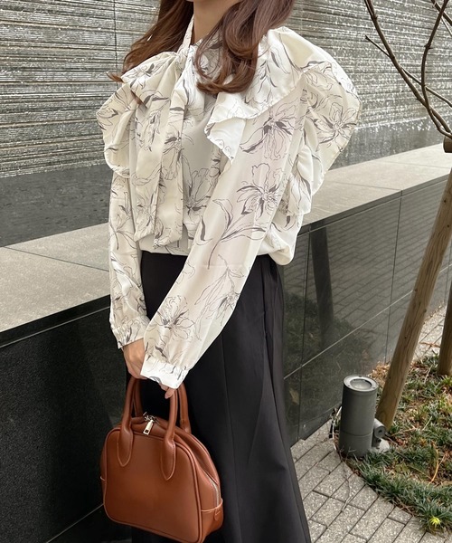 Lamoa（ラモア）の「Lamoa/花柄 フリル ボウタイリボン ブラウス（シャツ/ブラウス・レディース・ホワイト/ブラック・MEDIUM）」の17枚目の写真