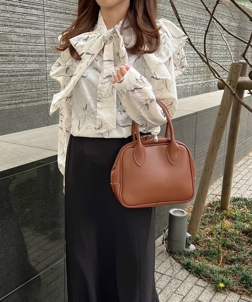 Lamoa（ラモア）の「Lamoa/花柄 フリル ボウタイリボン ブラウス（シャツ/ブラウス・レディース・ホワイト/ブラック・MEDIUM）」の19枚目の写真